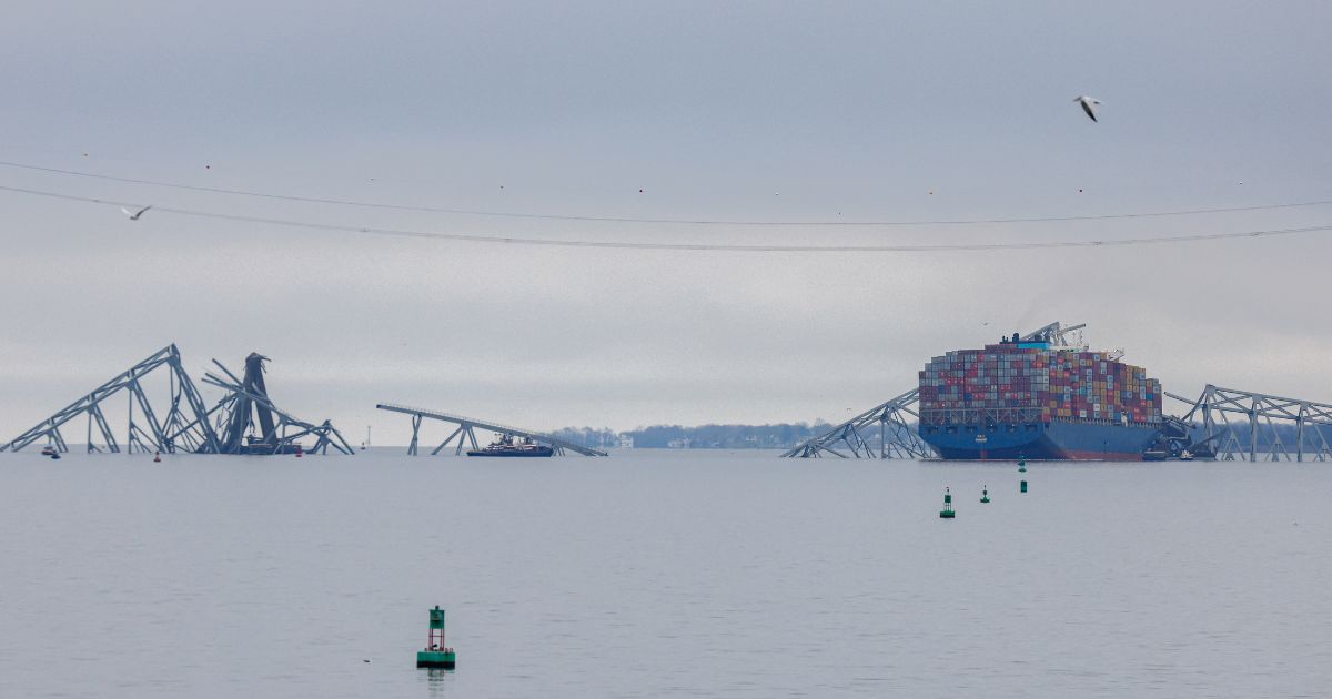 The Baltimore Bridge in Maryland, USA, collapsed with 6 people missing